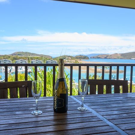 Casuarina Cove Apartments Hamilton Island Eksteriør billede