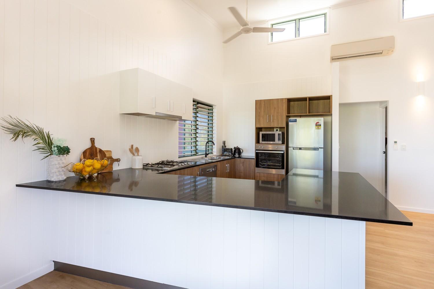 Casuarina Cove Apartments Hamilton Island Eksteriør billede