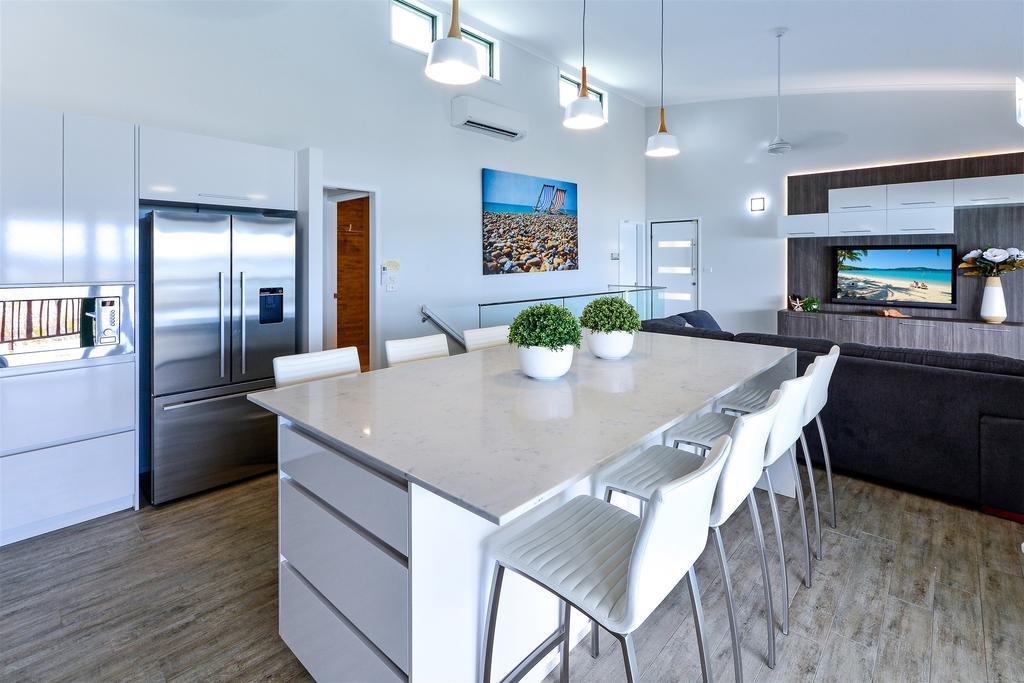 Casuarina Cove Apartments Hamilton Island Eksteriør billede